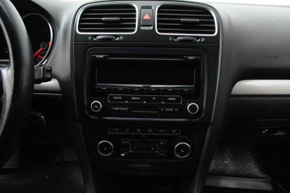Volkswagen Golf Match, 1.6 л, Робот, 2011 фото 10
