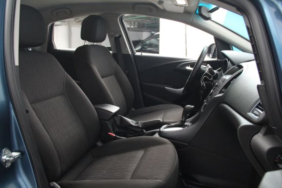 Opel Astra Cosmo, 1.4 л, АТ, 2012 фото 2