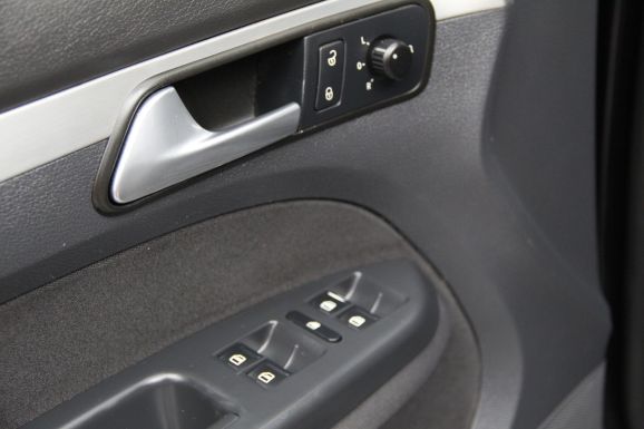Volkswagen Touran Highline, 2.0 л, Робот, 2008 фото 11