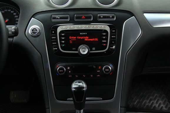 Ford Mondeo Titanium, 2.0 л, Робот, 2012 фото 11