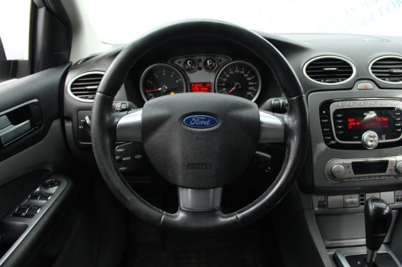 Ford Focus Ghia, 1.6 л, АТ, 2010 фото 7