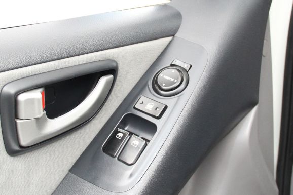 Hyundai H-1, 2.5 л, МТ, 2011 фото 10