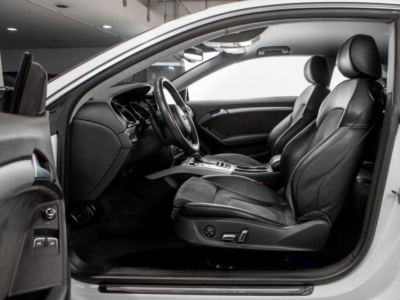 Audi A5, Робот, 2013 фото 9