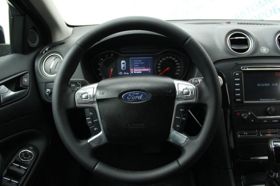 Ford Mondeo Titanium, 2.0 л, Робот, 2012 фото 8