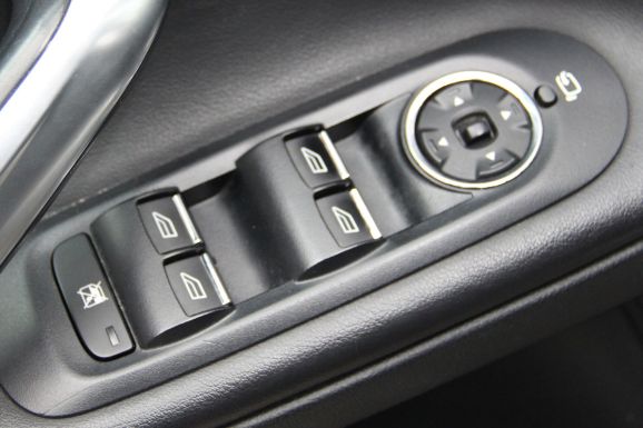 Ford Mondeo Titanium, 2.0 л, Робот, 2012 фото 11