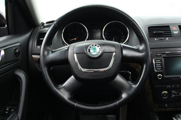 Skoda Yeti Elegance, 1.2 л, Робот, 2012 фото 8