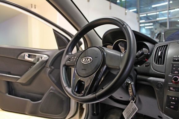 Kia Cerato, 1.6 л, АТ, 2012 фото 2