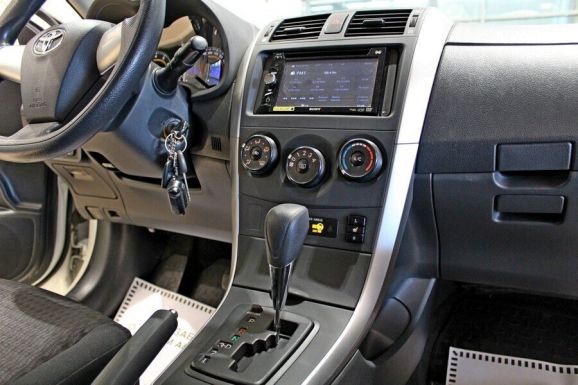Toyota Corolla, 1.6 л, АТ, 2011 фото 9