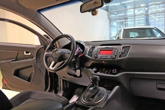 Kia Sportage, 2.0 л, АТ, 2010 фото 7