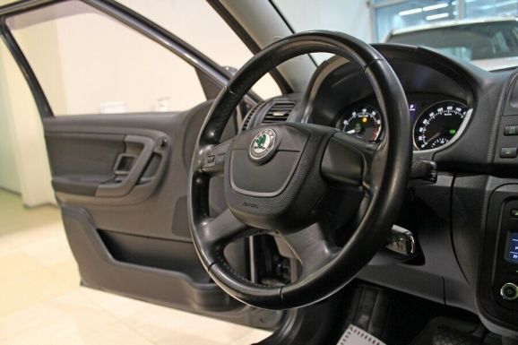 Skoda Fabia, 1.6 л, АТ, 2012 фото 10