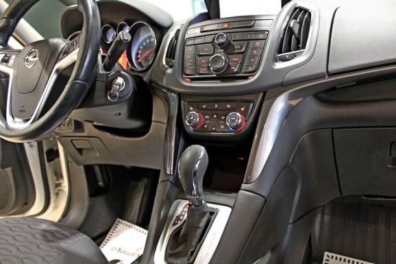 Opel Zafira, 1.4 л, АТ, 2014 фото 10