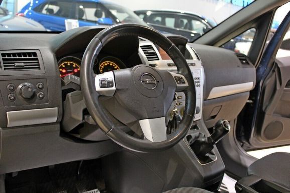 Opel Zafira, 1.8 л, МТ, 2012 фото 2