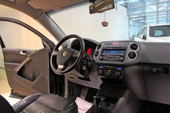 Volkswagen Tiguan, 2.0 л, АТ, 2009 фото 7