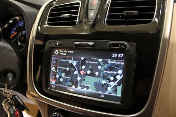 Renault Logan, 1.6 л, АТ, 2015 фото 2