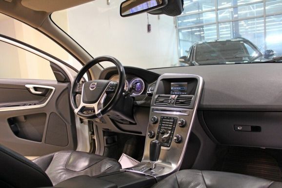 Volvo XC60, 2.4 л, АТ, 2012 фото 7