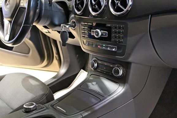 Mercedes-Benz B-Класс, 1.6 л, Робот, 2014 фото 11