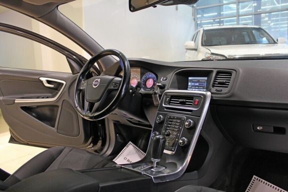 Volvo S60, 2.0 л, Робот, 2010 фото 7
