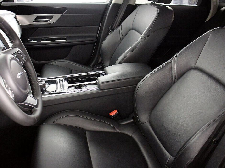 Jaguar XF, 2.0 л, АТ, 2013 фото 2