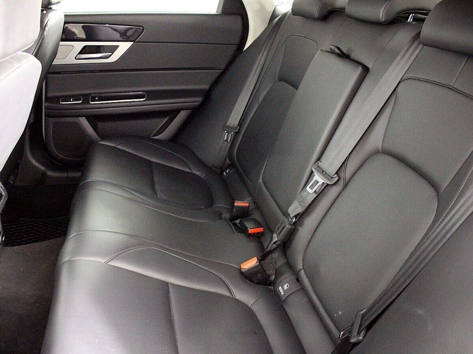 Jaguar XF, 2.0 л, АТ, 2013 фото 1